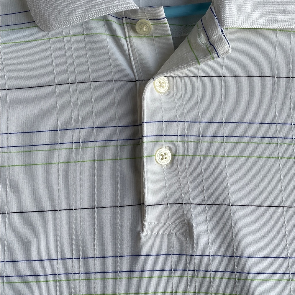 This is a Walter Hagen essentials golf polo shirt. - Picture 3 of 7